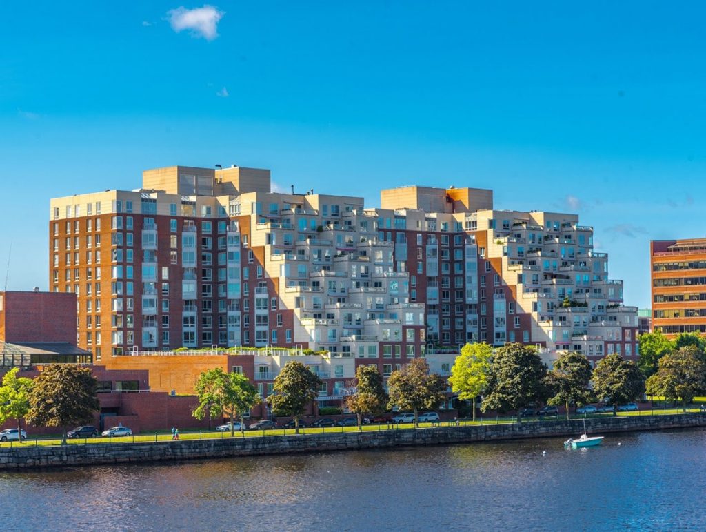 A comprehensive Investigate-Design-Build repair approach successfully restored two critical sulfur pits, eliminating water intrusion and preventing further deterioration.